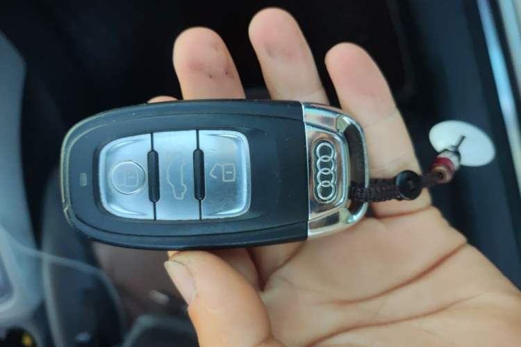 Used Audi Q5 2017 40 TFSI Ambition Edition Vehicle Key