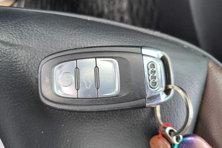 Used Audi Q5 2017 40 TFSI Technology Edition Vehicle Key