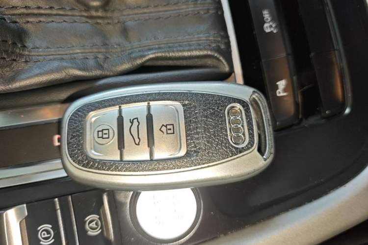 Used Audi Q5 2017 Plus 40 TFSI Technology Model Vehicle Key