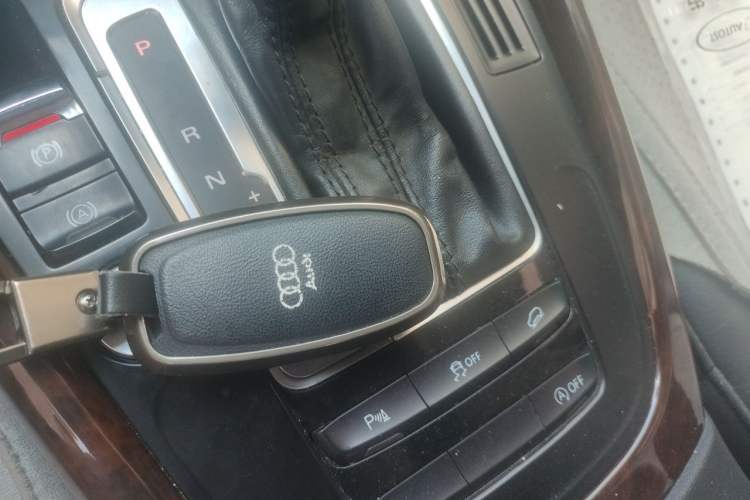 Used Audi Q5 2017 40 TFSI Technology Edition Vehicle Key