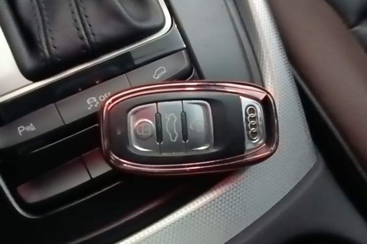 Used Audi Q5 2017 Plus 40 TFSI Technology Model Vehicle Key