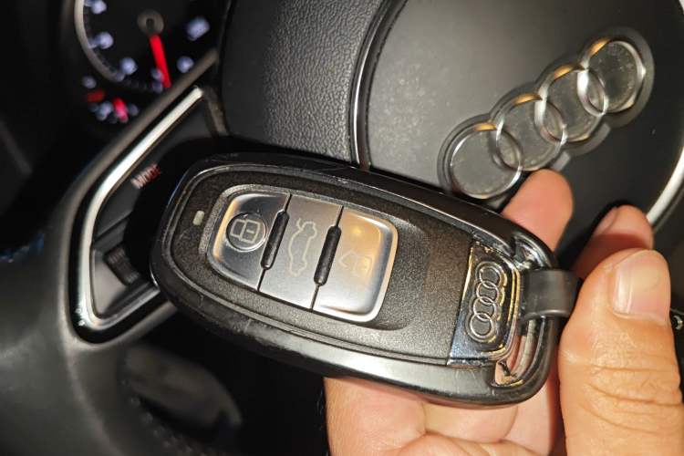 Used Audi Q5 2017 Plus 40 TFSI Technology Model Vehicle Key
