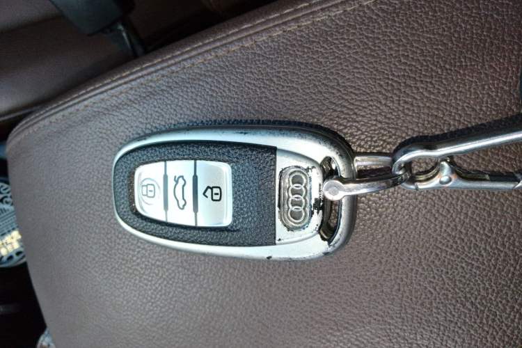 Used Audi Q5 2017 40 TFSI Technology Edition Vehicle Key