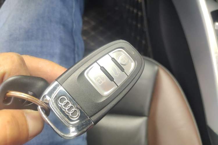 Used Audi Q5 2017 40 TFSI Technology Edition Vehicle Key