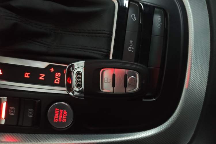 Used Audi Q5 2017 40 TFSI Technology Edition Vehicle Key