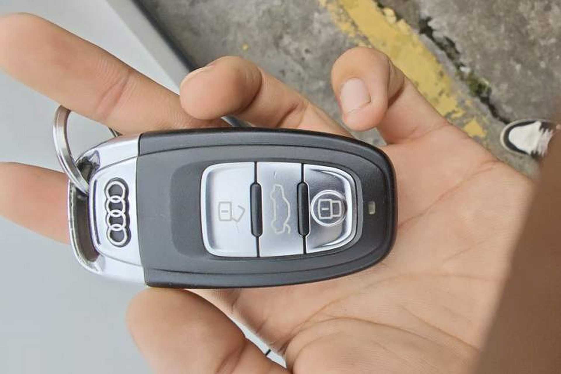 Used Audi Q5 2017 40 TFSI Comfort Model Vehicle Key