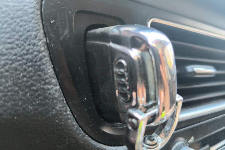 Used Audi Q5 2017 40 TFSI Ambition Edition Vehicle Key