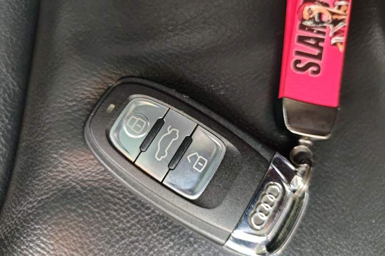 Used Audi Q5 2017 40 TFSI Ambition Edition Vehicle Key