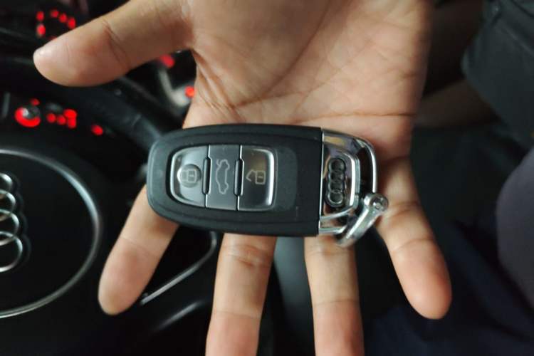 Used Audi Q5 2017 40 TFSI Technology Edition Vehicle Key
