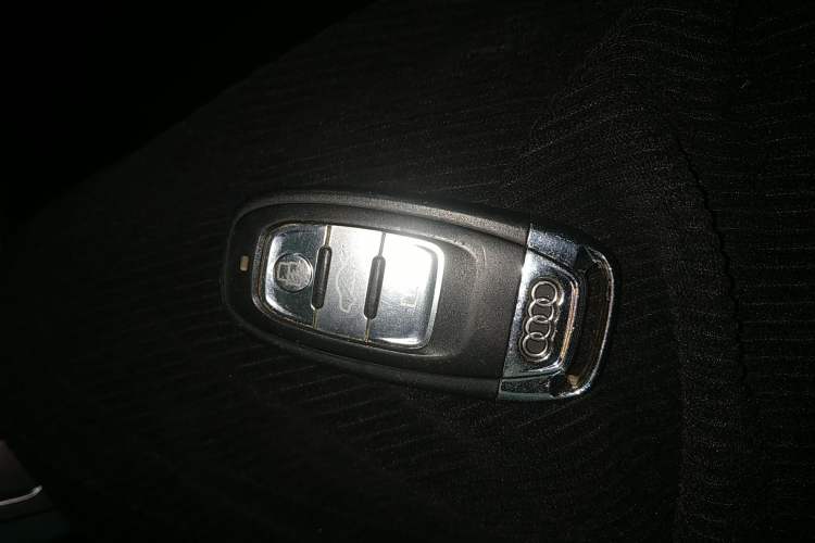 Used Audi Q5 2017 Plus 40 TFSI Technology Model Vehicle Key