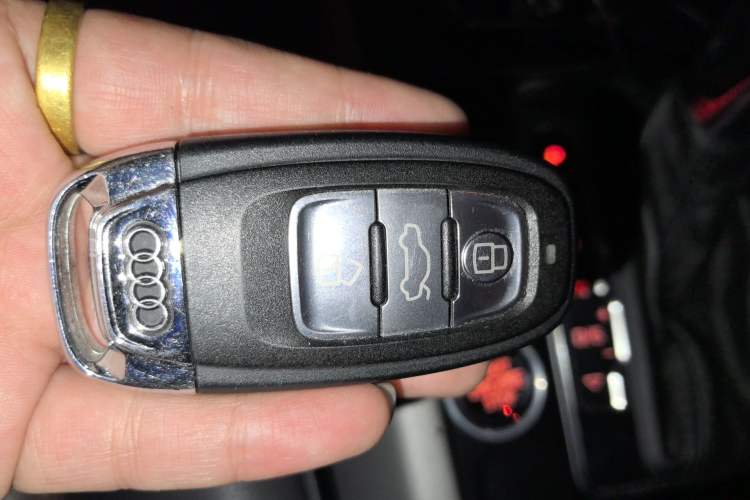 Used Audi Q5 2017 40 TFSI Ambition Edition Vehicle Key