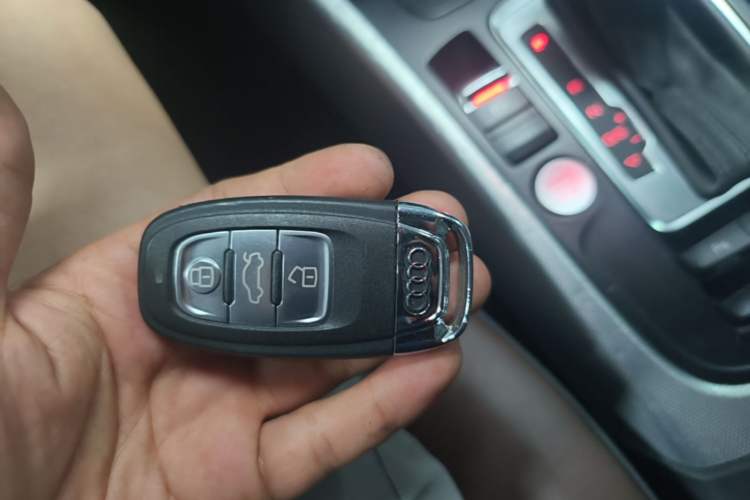 Used Audi Q5 2017 40 TFSI Technology Edition Vehicle Key