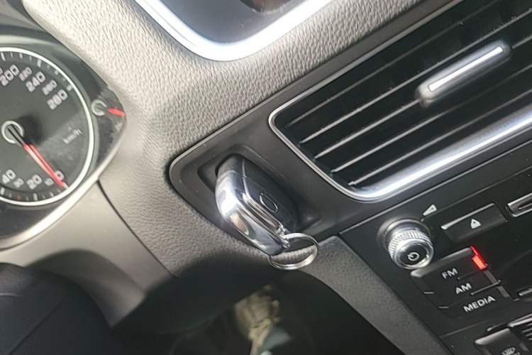 Used Audi Q5 2017 40 TFSI Ambition Edition Vehicle Key