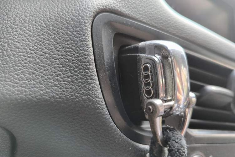 Used Audi Q5 2017 40 TFSI Ambition Edition Vehicle Key