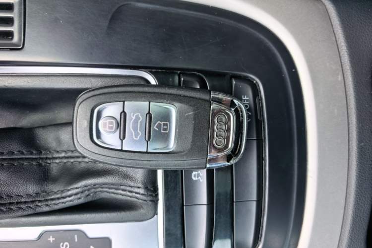Used Audi Q5 2017 40 TFSI Ambition Edition Vehicle Key