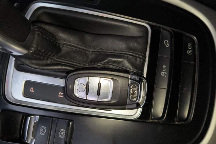 Used Audi Q5 2017 40 TFSI Ambition Edition Vehicle Key