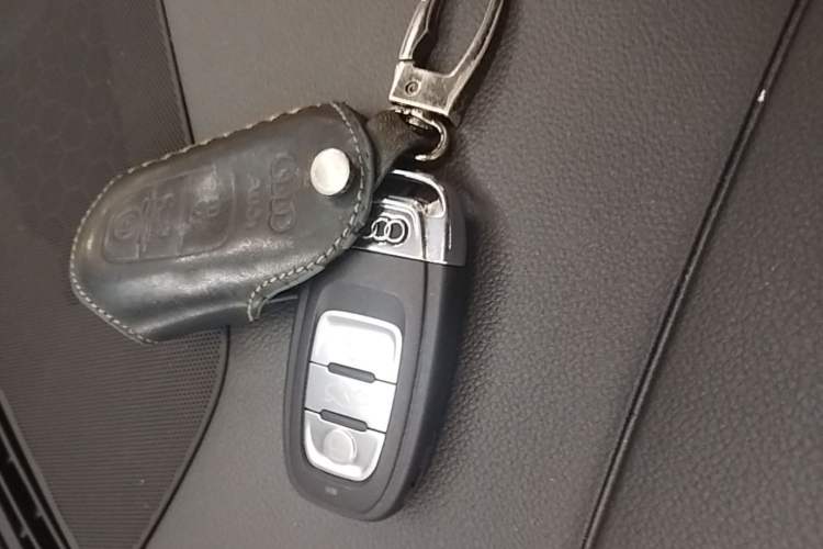 Used Audi Q5 2017 40 TFSI Ambition Edition Vehicle Key