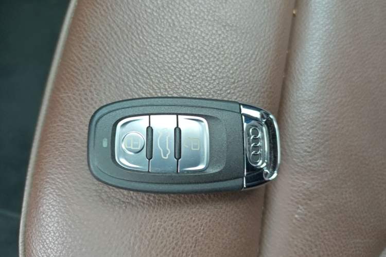 Used Audi Q5 2017 40 TFSI Technology Edition Vehicle Key