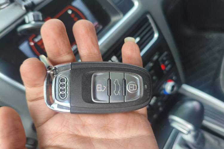 Used Audi Q5 2017 40 TFSI Technology Edition Vehicle Key
