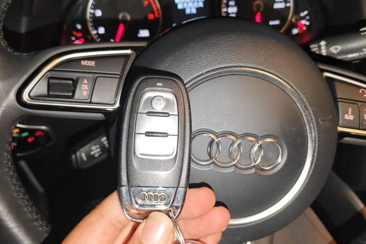 Used Audi Q5 2017 Plus 40 TFSI Technology Model Vehicle Key