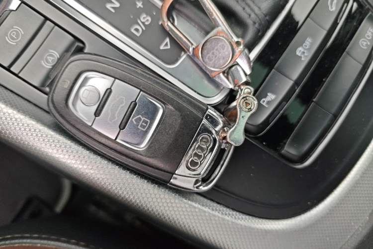 Used Audi Q5 2017 Plus 40 TFSI Technology Model Vehicle Key