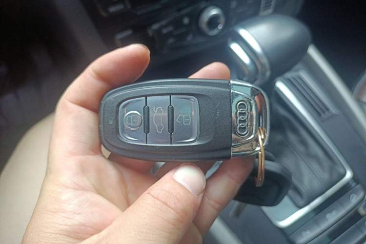 Used Audi Q5 2017 Plus 40 TFSI Ambition Model Vehicle Key