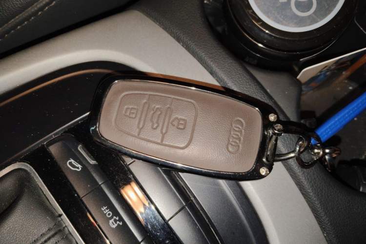 Used Audi Q5 2017 Plus 40 TFSI Ambition Model Vehicle Key