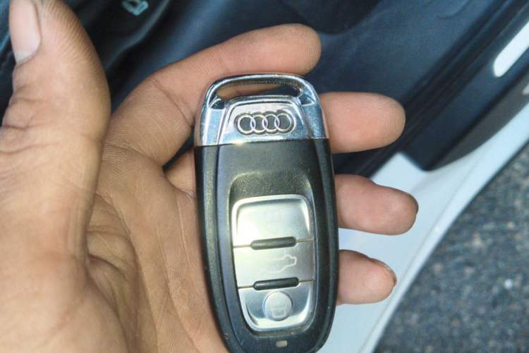Used Audi Q5 2017 Plus 40 TFSI Ambition Model Vehicle Key