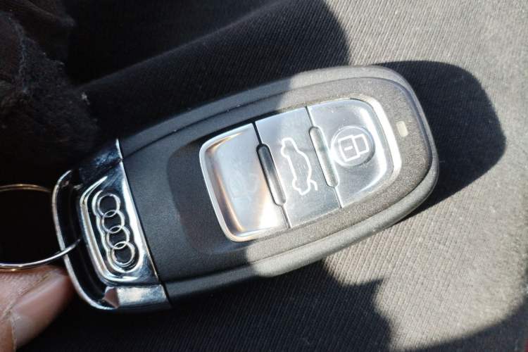 Used Audi Q5 2017 Plus 40 TFSI Technology Model Vehicle Key
