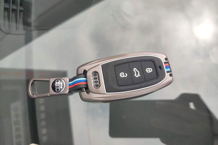 Used Audi Q5 2017 Plus 40 TFSI Technology Model Vehicle Key