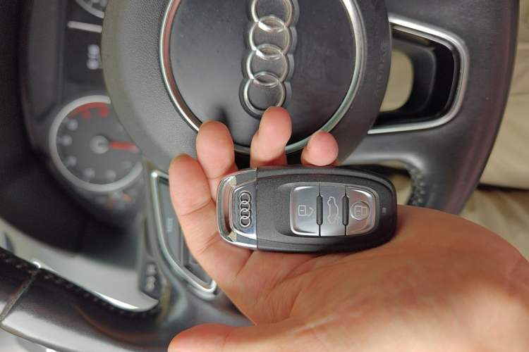 Used Audi Q5 2017 40 TFSI Technology Edition Vehicle Key