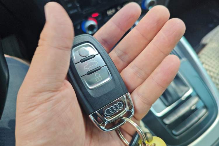 Used Audi Q5 2017 40 TFSI Technology Edition Vehicle Key