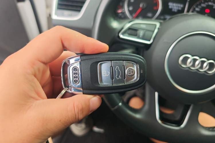 Used Audi Q5 2017 Plus 40 TFSI Technology Model Vehicle Key