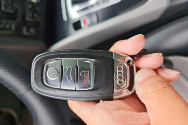 Used Audi Q5 2017 40 TFSI Ambition Edition Vehicle Key