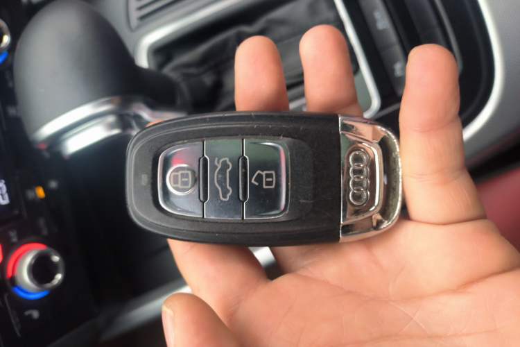 Used Audi Q5 2017 Plus 40 TFSI Technology Model Vehicle Key