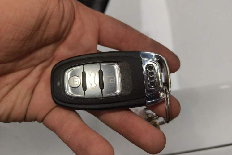 Used Audi Q5 2017 40 TFSI Technology Edition Vehicle Key