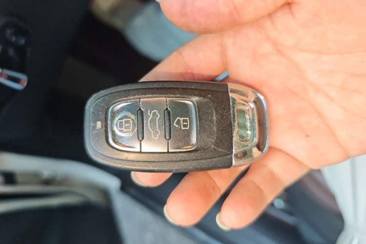 Used Audi Q5 2017 40 TFSI Ambition Edition Vehicle Key