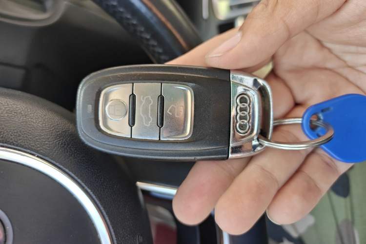 Used Audi Q5 2017 40 TFSI Ambition Edition Vehicle Key