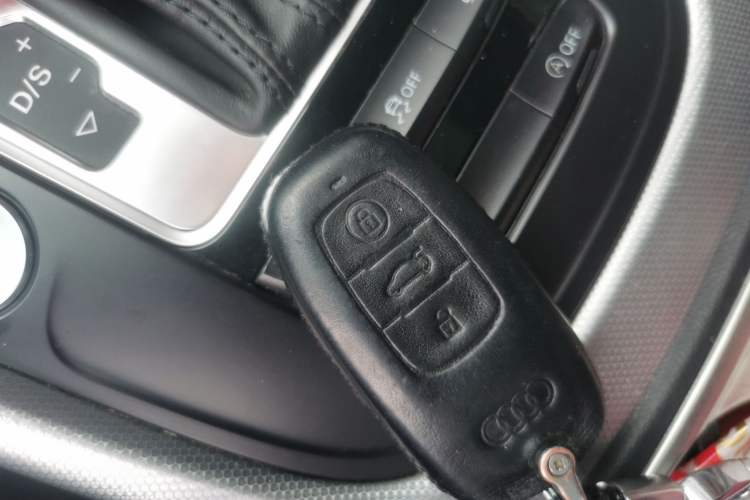 Used Audi Q5 2017 Plus 40 TFSI Technology Model Vehicle Key