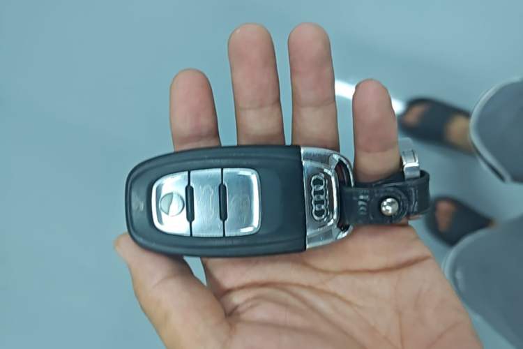 Used Audi Q5 2017 Plus 40 TFSI Technology Model Vehicle Key