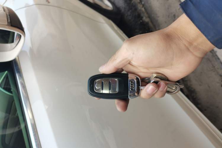 Used Audi Q5 2017 Plus 40 TFSI Ambition Model Vehicle Key