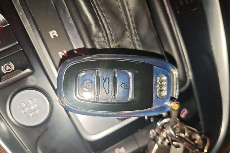 Used Audi Q5 2017 40 TFSI Luxury Model Vehicle Key