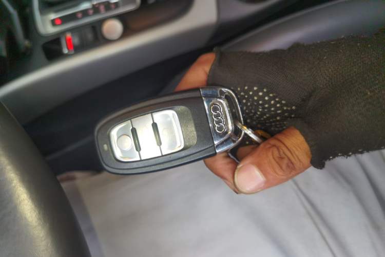 Used Audi Q5 2017 Plus 40 TFSI Ambition Model Vehicle Key