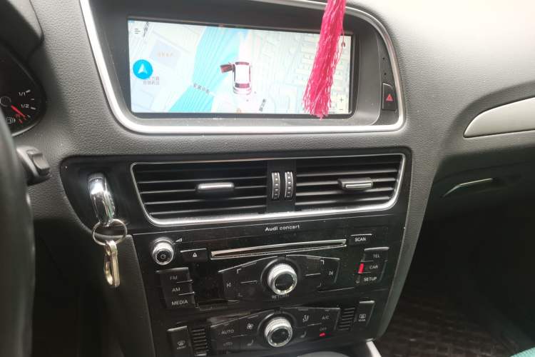 Used Audi Q5 2017 Plus 40 TFSI Ambition Model Audio And AC Panel
