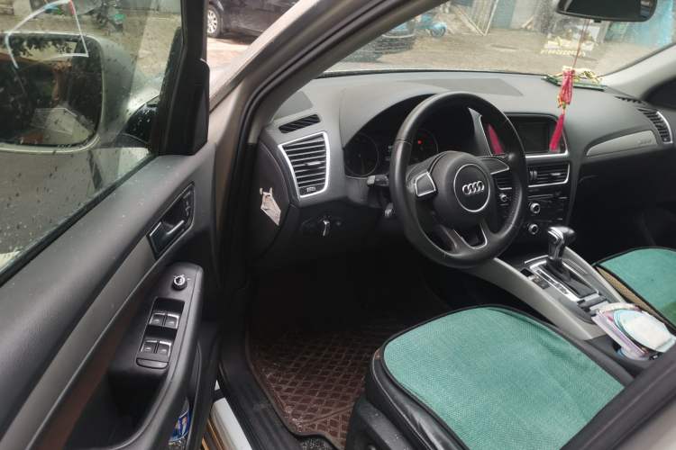 Used Audi Q5 2017 Plus 40 TFSI Ambition Model Driver Seat