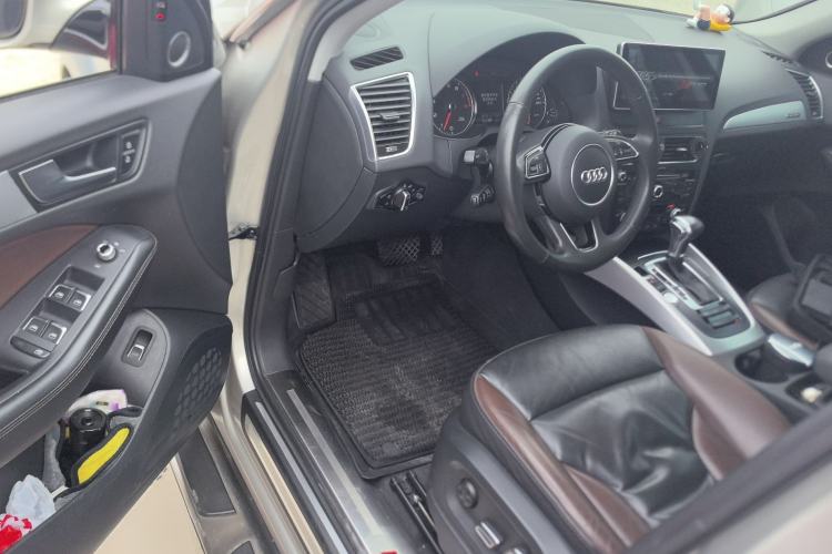 Used Audi Q5 2017 Plus 40 TFSI Technology Model Driver Seat
