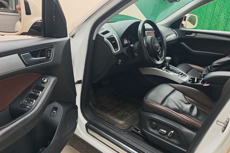 Used Audi Q5 2017 Plus 40 TFSI Technology Model Driver Seat