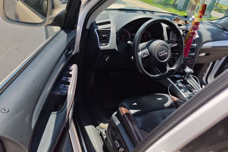 Used Audi Q5 2017 Plus 40 TFSI Technology Model Driver Seat