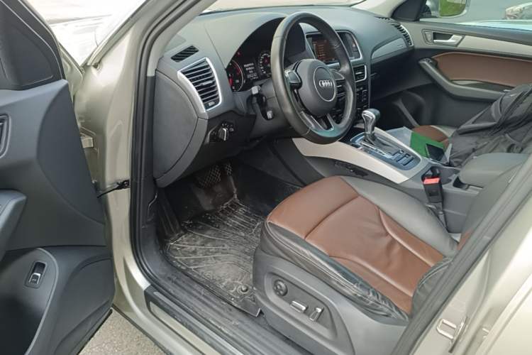 Used Audi Q5 2017 40 TFSI Ambition Edition Driver Seat