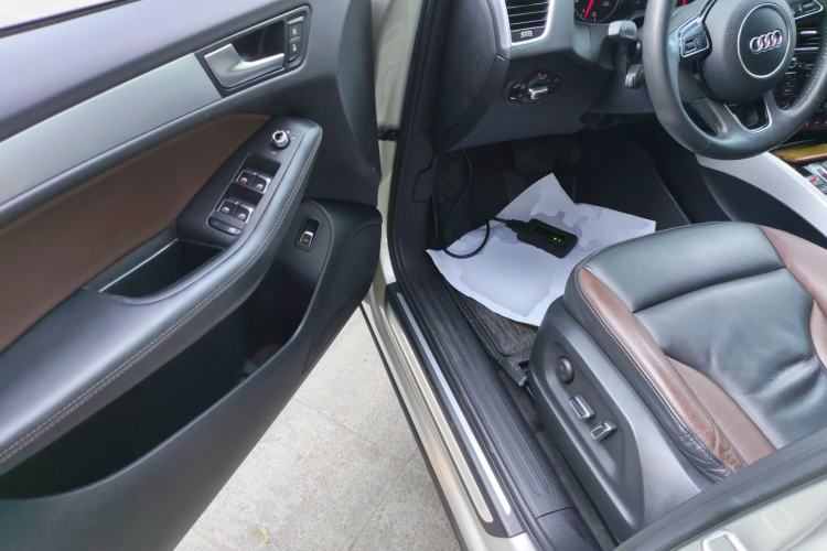 Used Audi Q5 2017 Plus 40 TFSI Technology Model Driver Seat